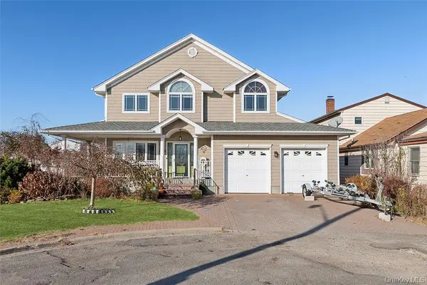 4 Quebec Road, Island Park, NY 11558