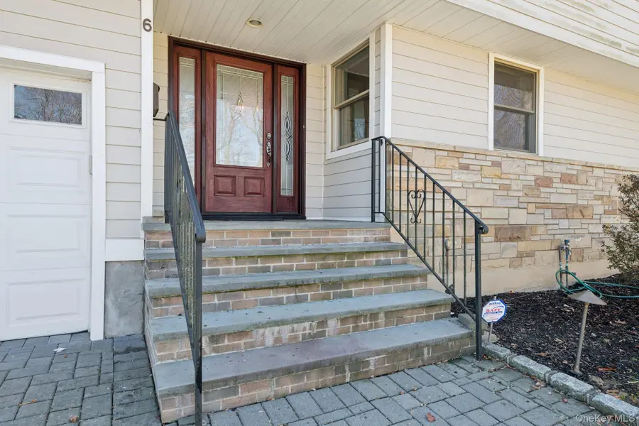 6 Saint George Road, Great Neck, NY 11021 - #3