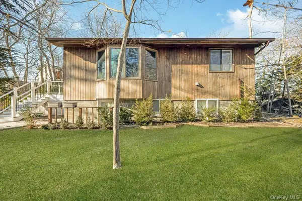 356 Oakleigh Avenue #17, Baiting Hollow, NY 11933