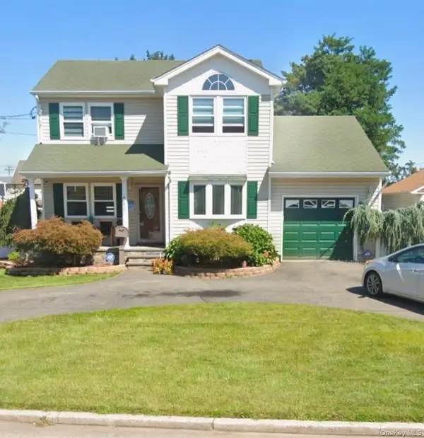 811 County Line Road, Amityville, NY 11701