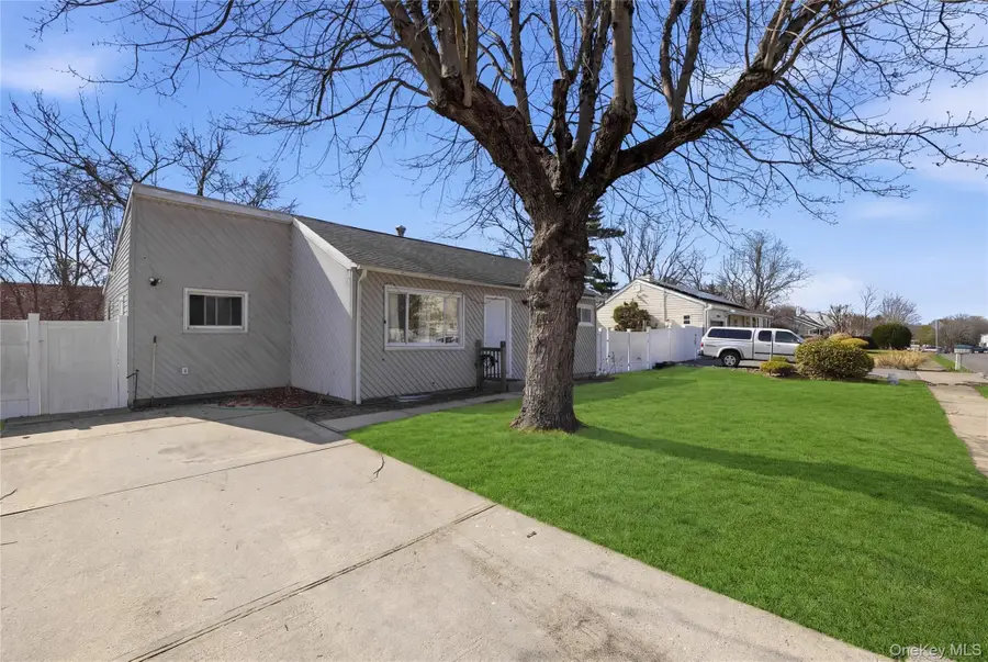 17 Cedar Street, Central Islip, NY 11722 - #3