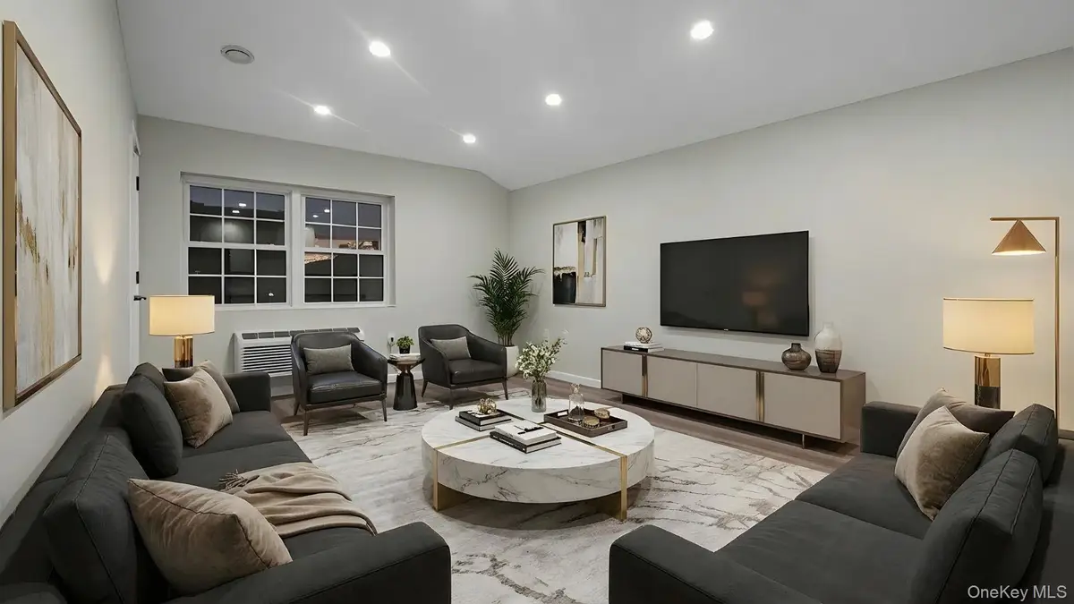 955 E 229th Street, Bronx, NY 10466 - #1