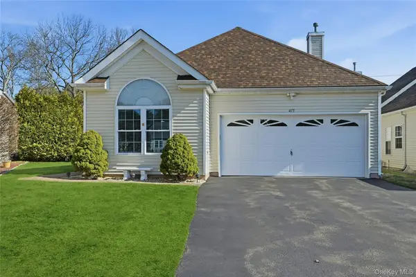 415 Leisure Drive #415, Ridge, NY 11961