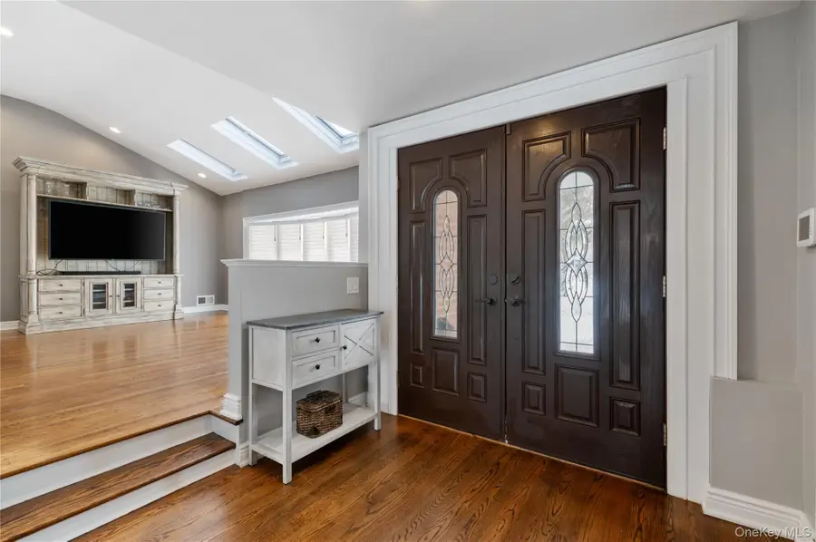 7 Rita Lane, Plainview, NY 11803 - #2