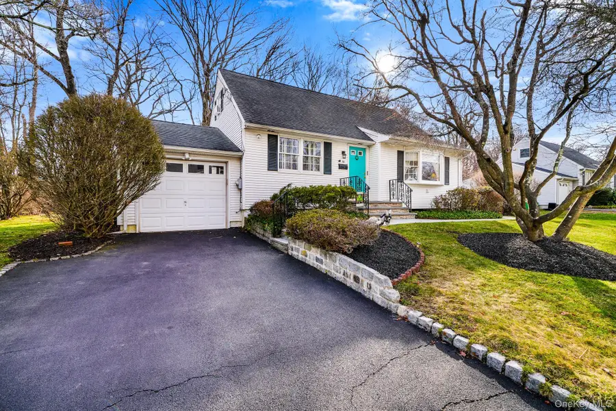 54 Douglas Court, Pearl River, NY 10965 - #2