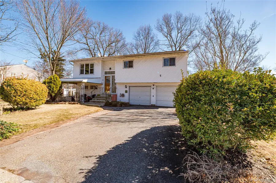 57 Rockland Avenue, West Babylon, NY 11704 - #3