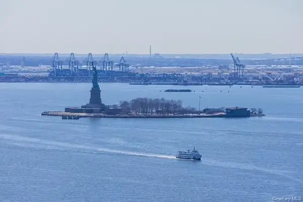 200 Rector Place #43D, New York (Manhattan), NY 10280