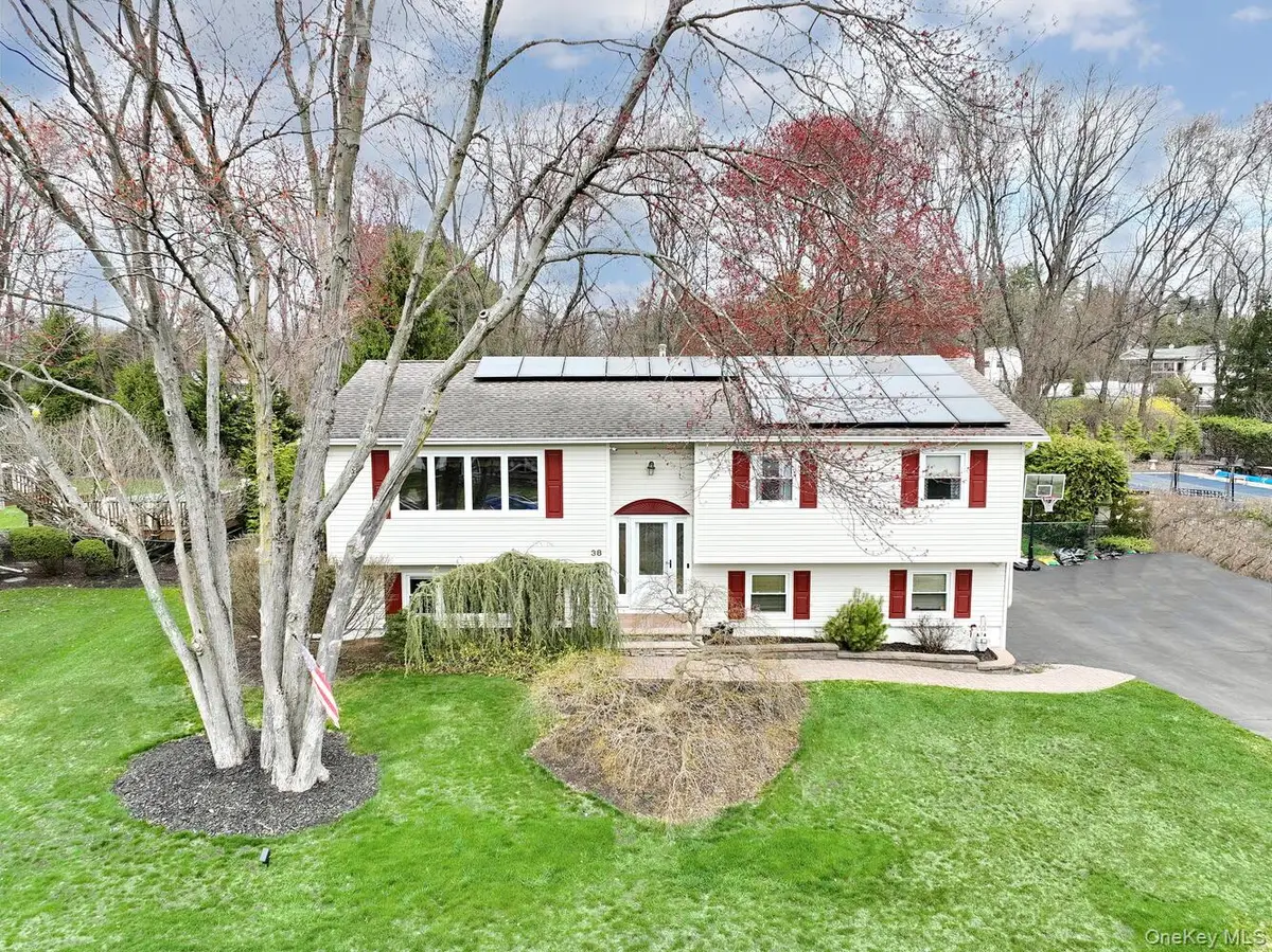 38 Westlyn Drive, Bardonia, NY 10954 - #1