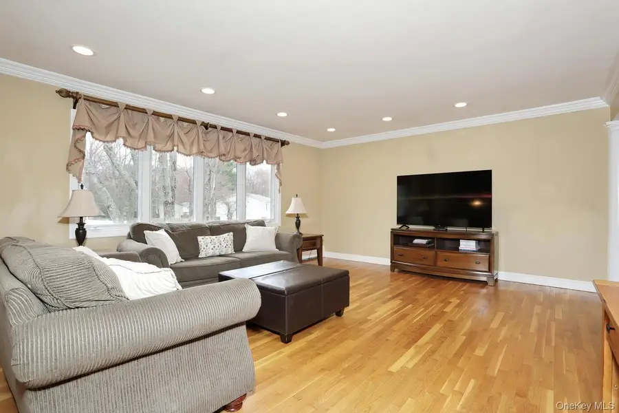 38 Westlyn Drive, Bardonia, NY 10954 - #3