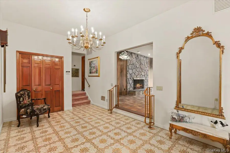 7 Greystone Circle, Bronxville, NY 10708 - #2