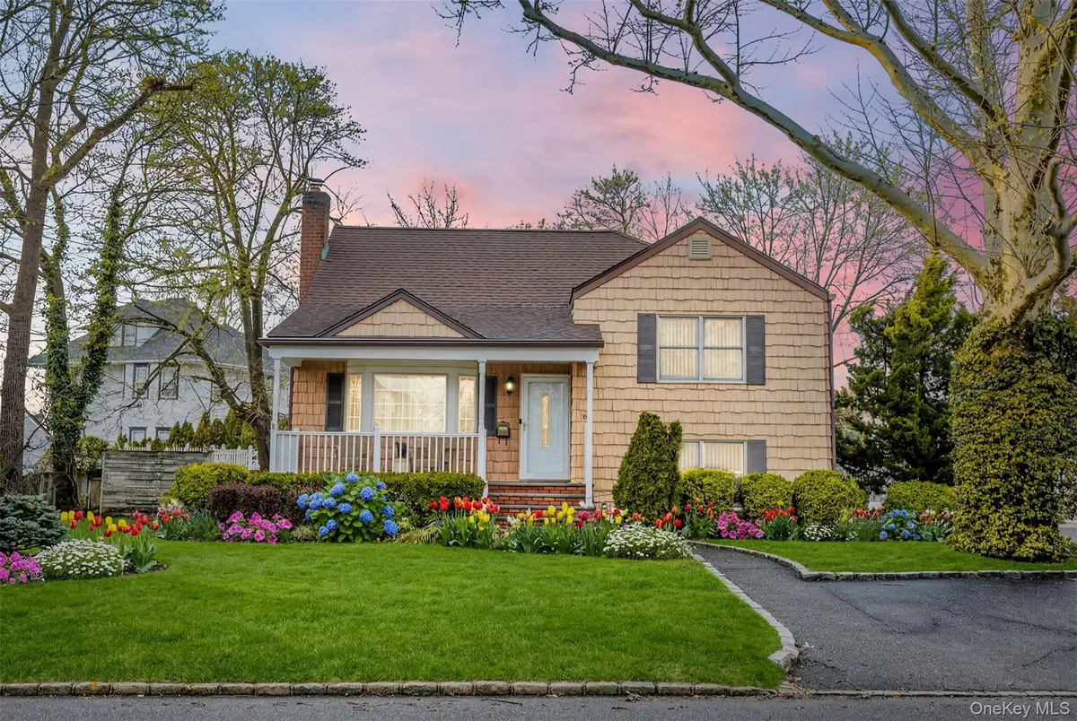 88 Evans Avenue, Albertson, NY 11507 - #1