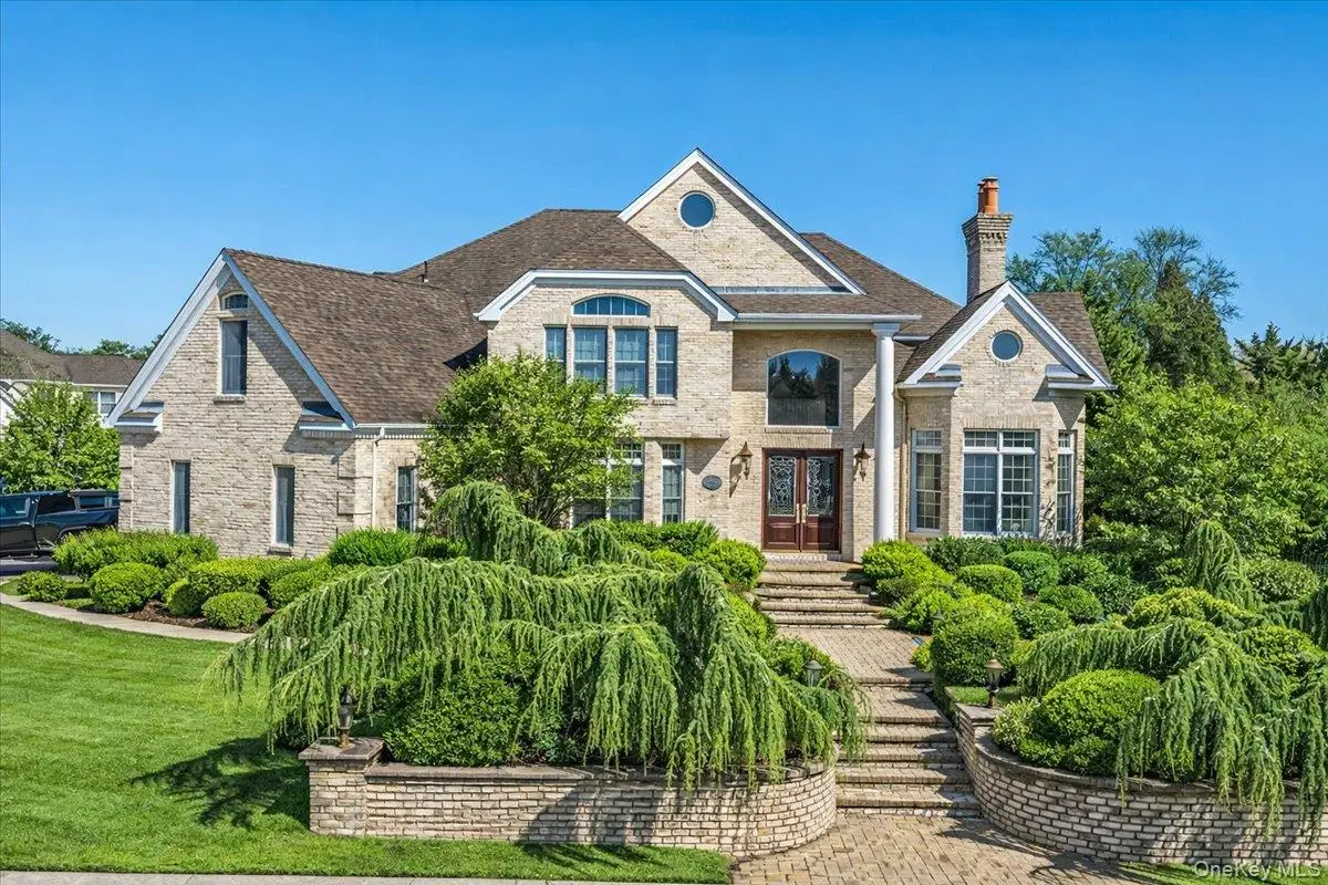 22 Turnberry Court, Dix Hills, NY 11746 - #1