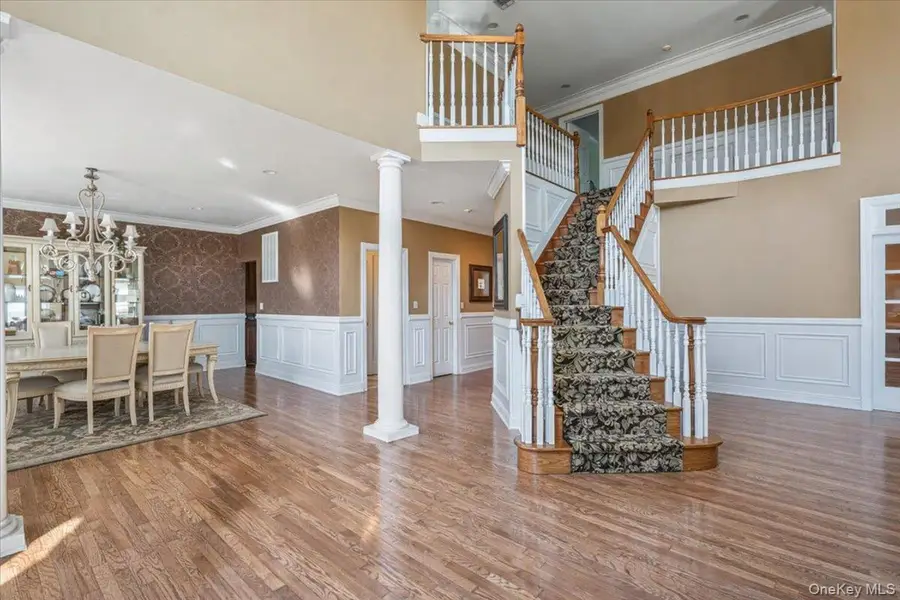 22 Turnberry Court, Dix Hills, NY 11746 - #2