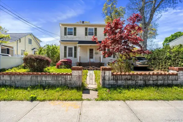 50 Bittermint Street, Islip, NY 11751