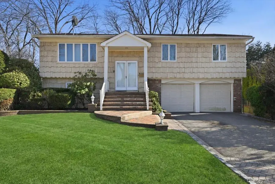 881 Buckley Place, Westbury, NY 11590 - #2