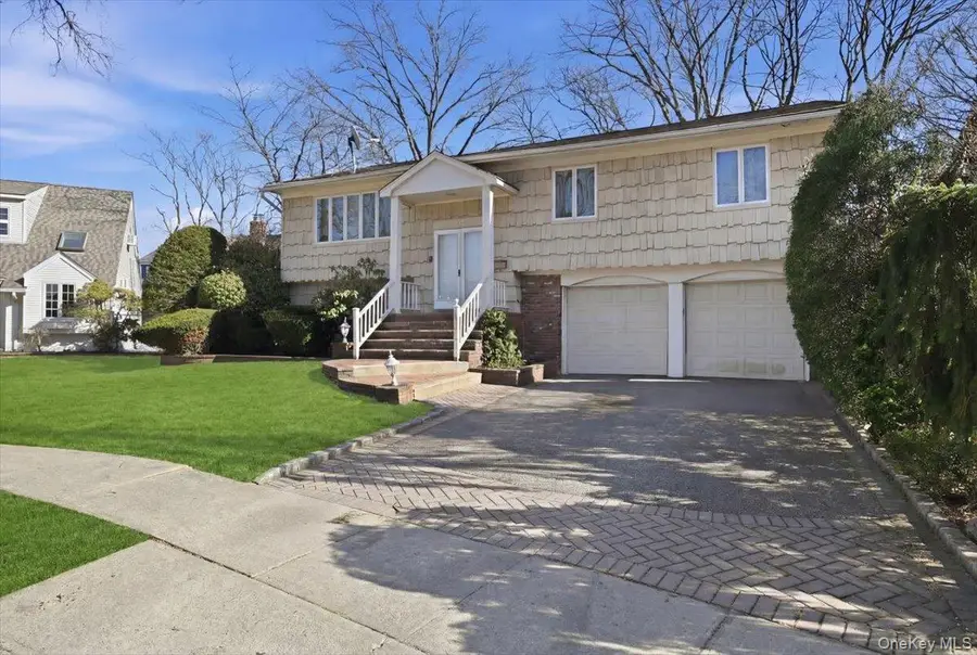 881 Buckley Place, Westbury, NY 11590 - #3