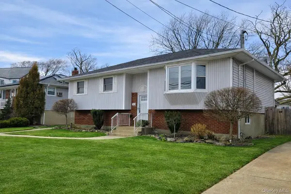 127 Baker Court, Island Park, NY 11558