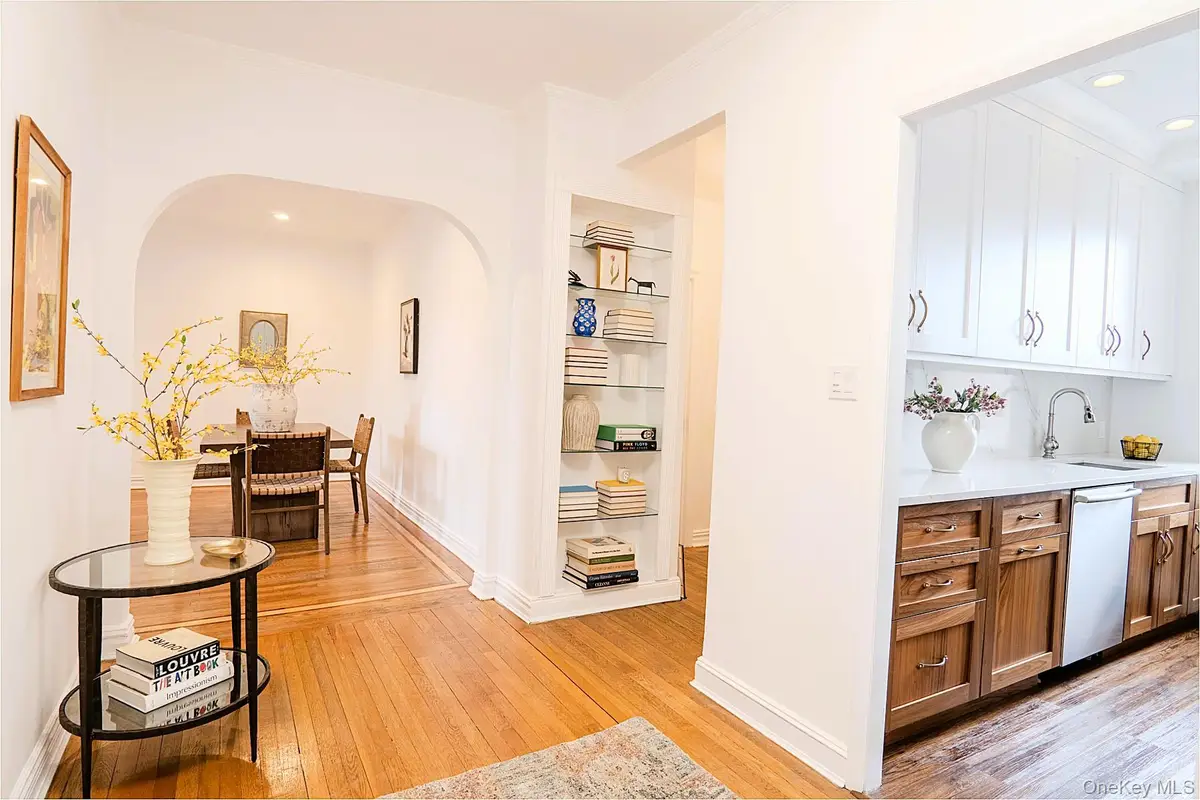 21 Barstow Road #5K, Great Neck, NY 11021 - #1