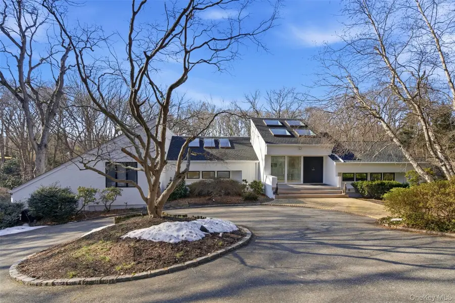 5 Waterford Way, Syosset, NY 11791 - #3