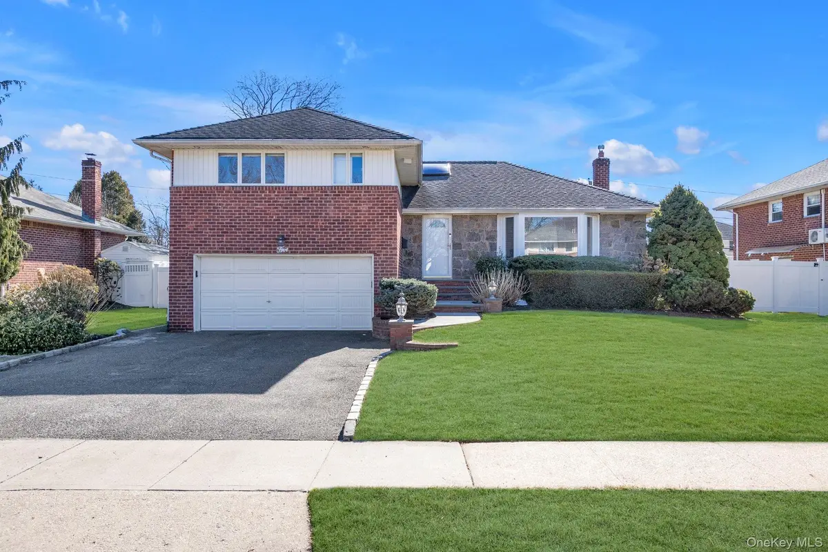 5 Hillvale Road, Syosset, NY 11791 - #1