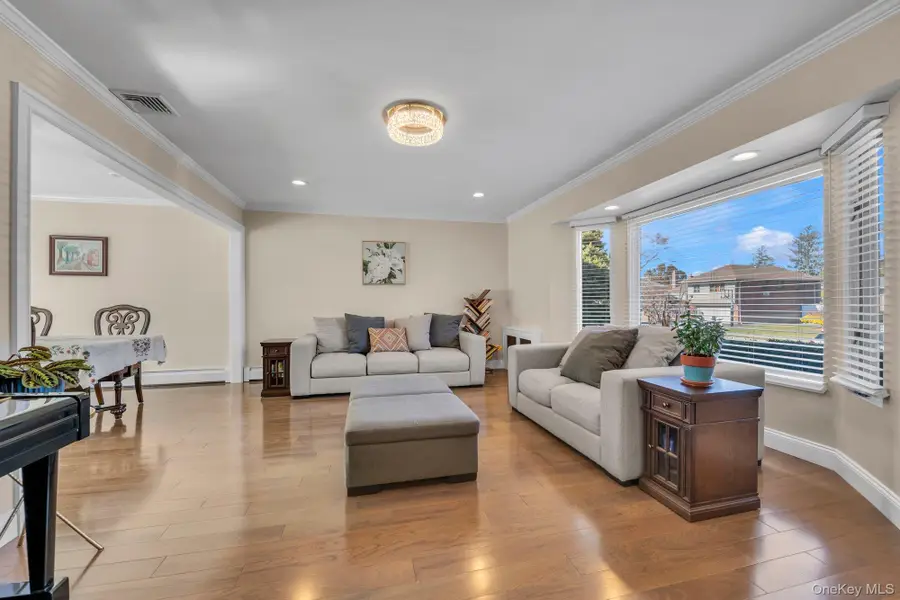 5 Hillvale Road, Syosset, NY 11791 - #2