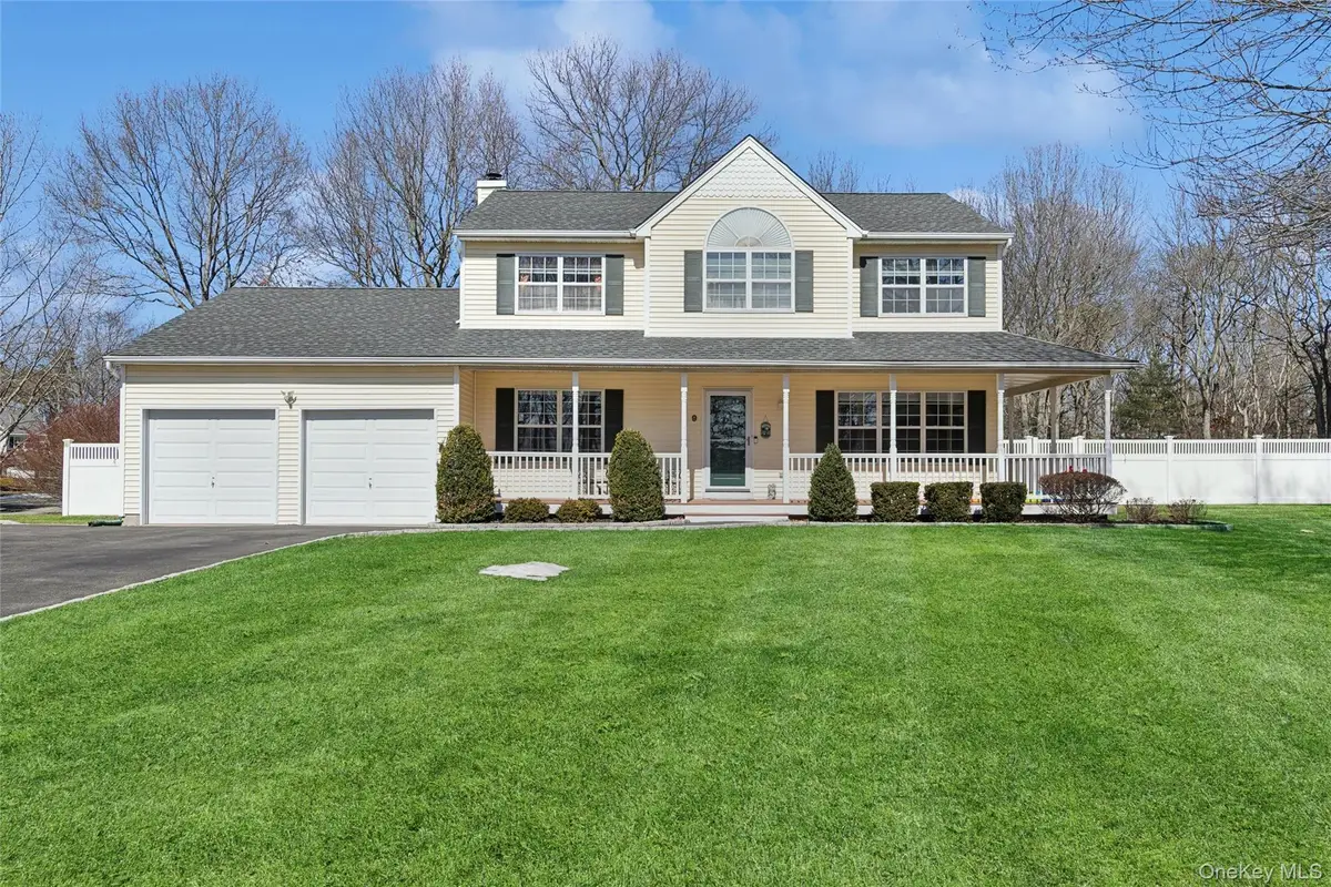 9 Village Drive, Medford, NY 11763 - #1