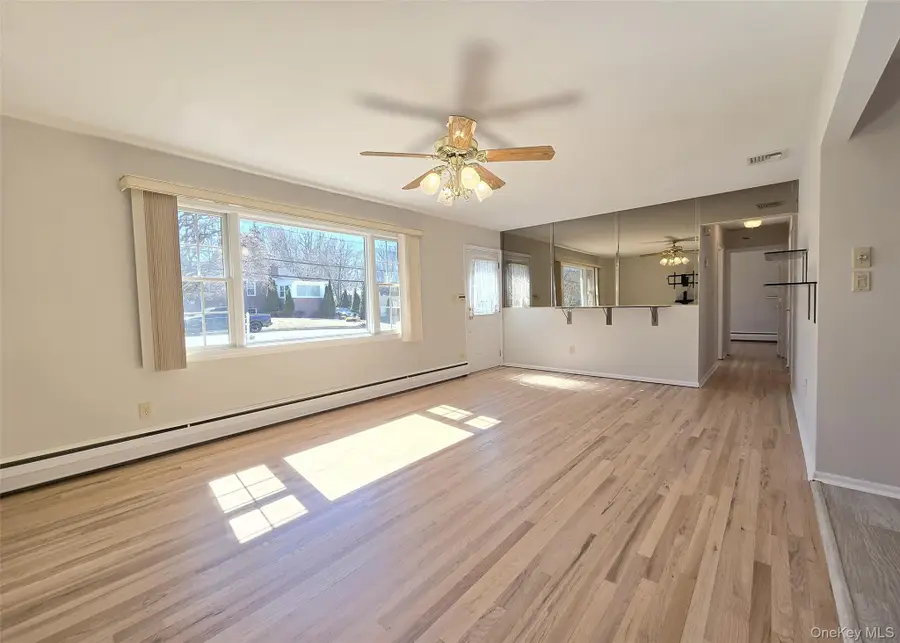 5 Hancock Street, Smithtown, NY 11787 - #2