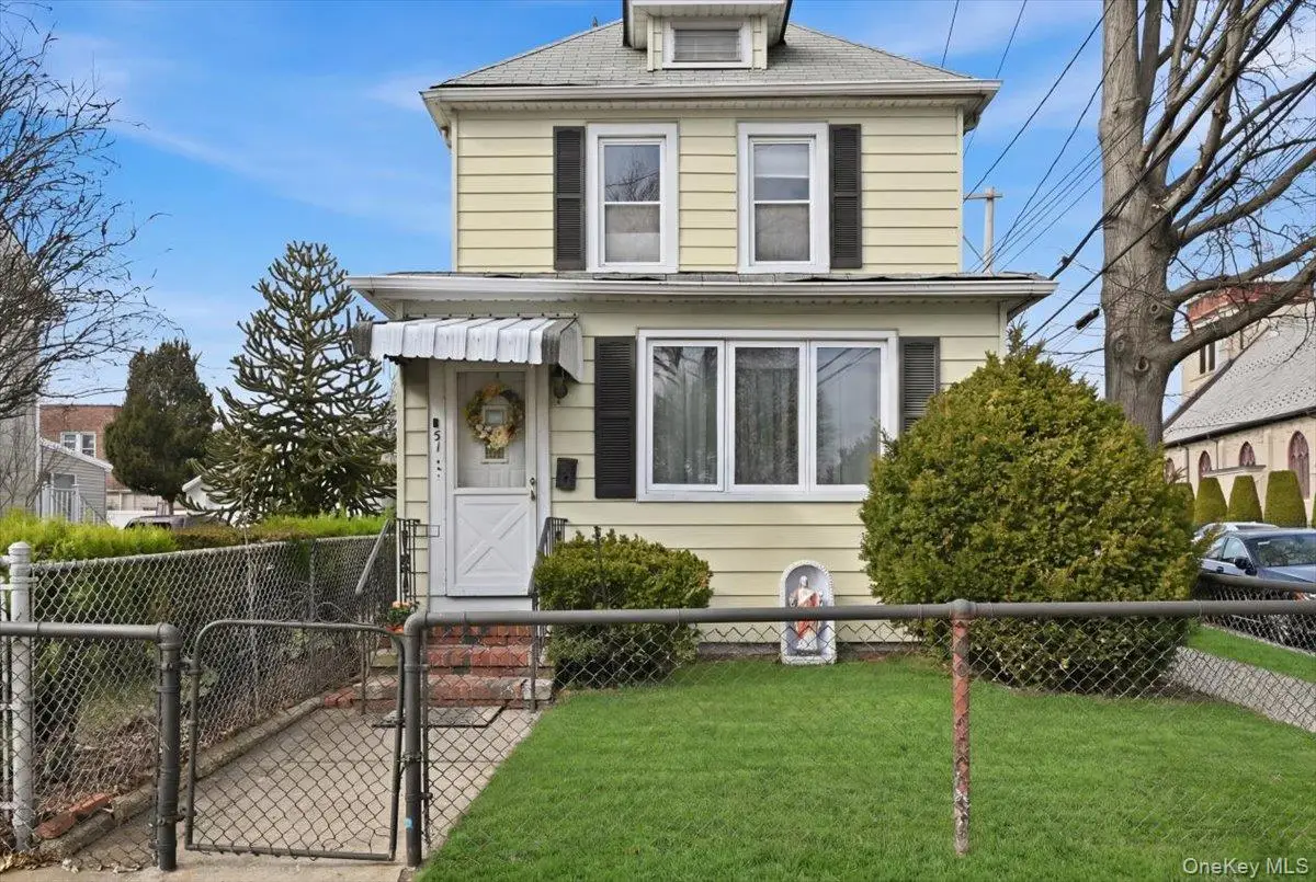 51 W Hitchcock Avenue, Floral Park, NY 11001 - #1