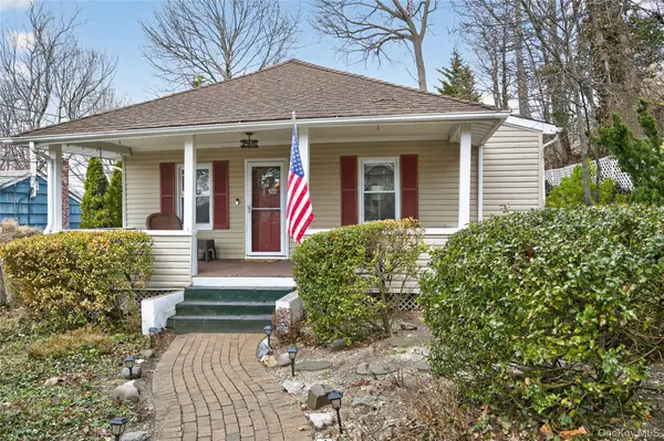 15 Dune Court, Northport, NY 11768