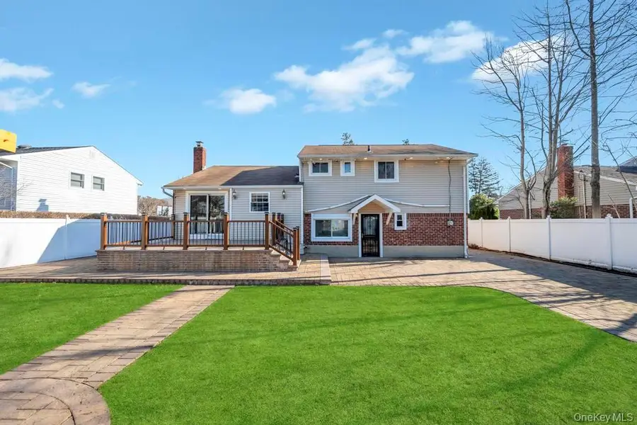 16 Phipps Lane, Plainview, NY 11803 - #3