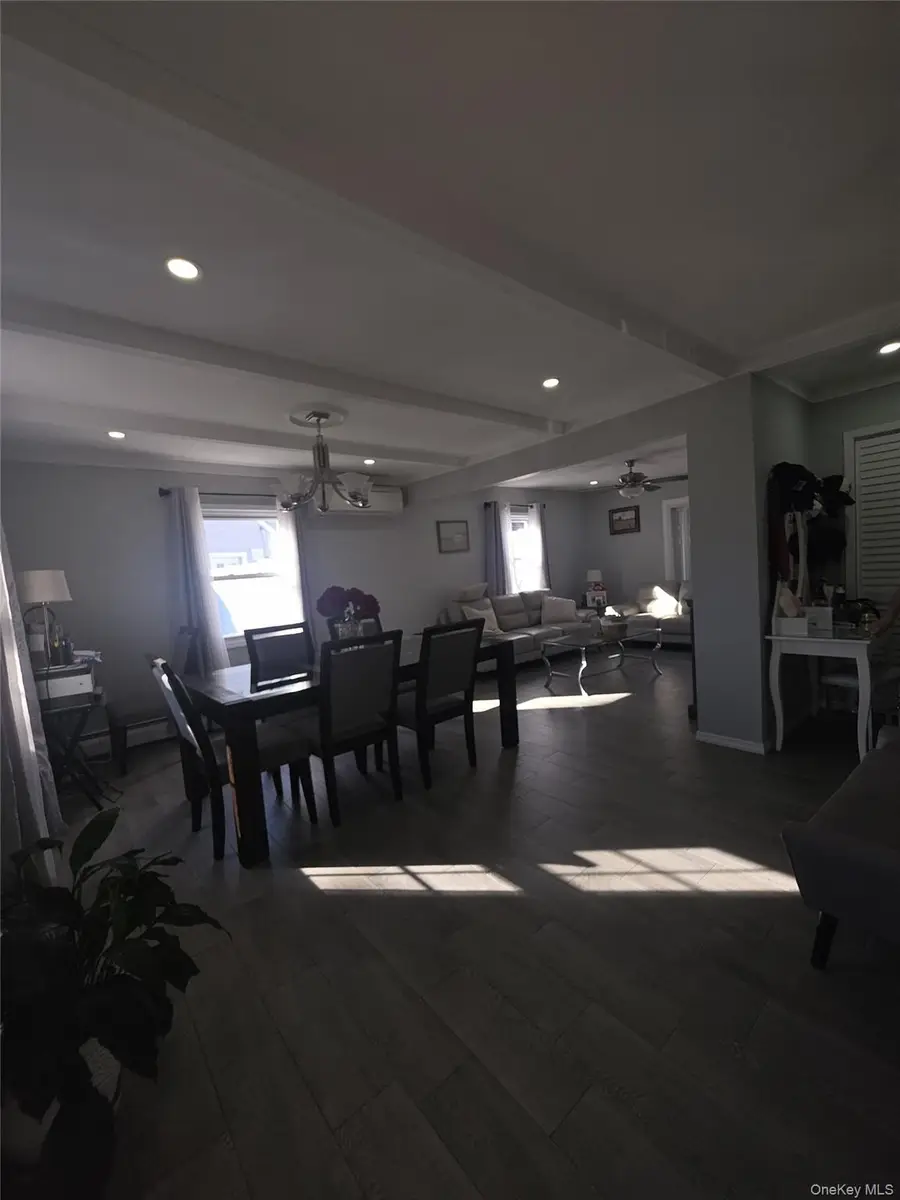 13 Peachtree Lane, Levittown, NY 11756 - #3