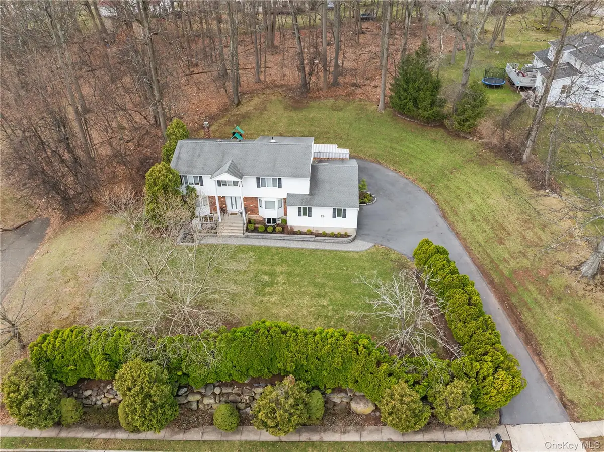 20 Algonquin Circle, Airmont, NY 10952 - #1