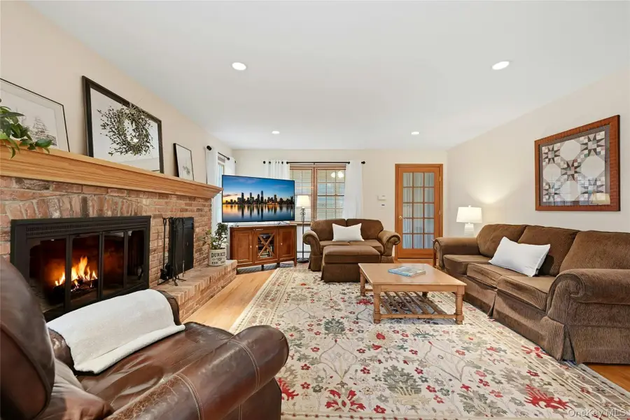 49 Washington Street, Sayville, NY 11782 - #2