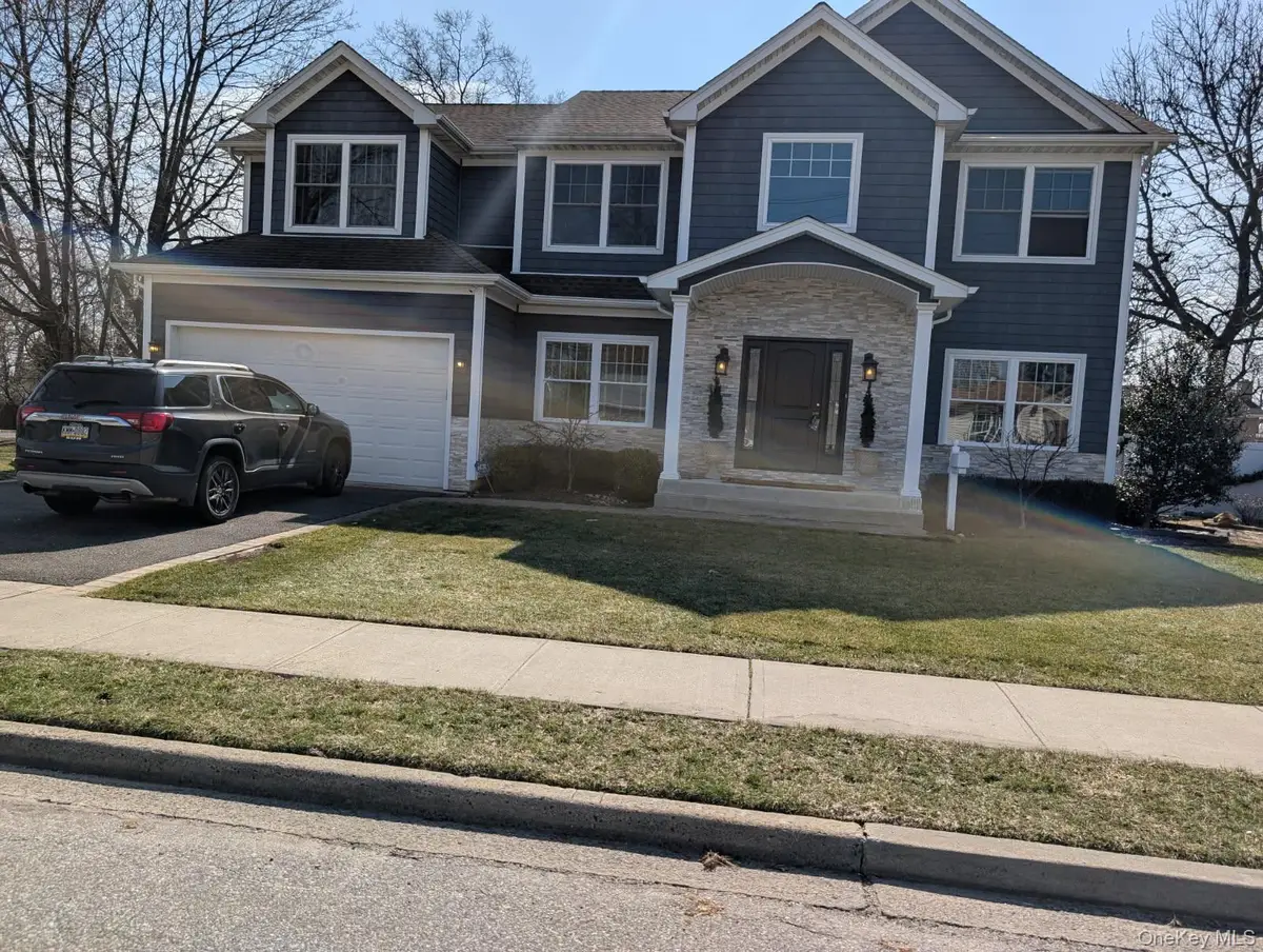 10 Beverly Road, Farmingdale, NY 11735 - #1