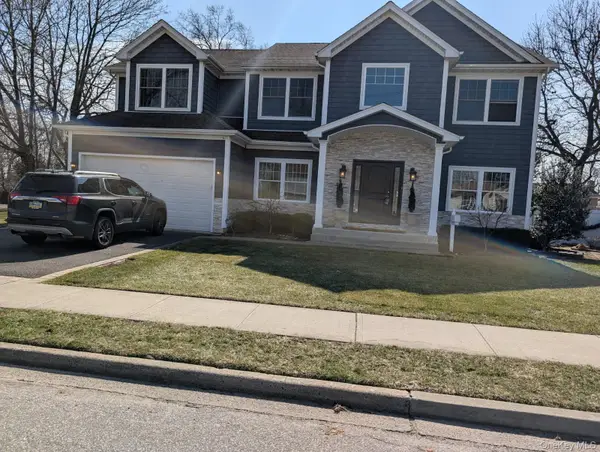 10 Beverly Road, Farmingdale, NY 11735