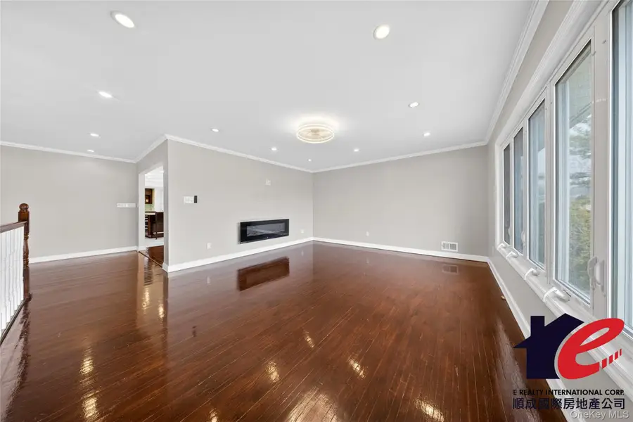 55 Executive Drive, Manhasset Hills, NY 11040 - #3