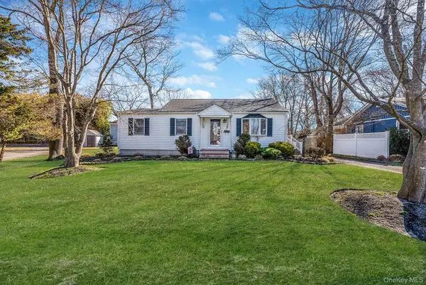 47 Thorburn Avenue, Patchogue, NY 11772