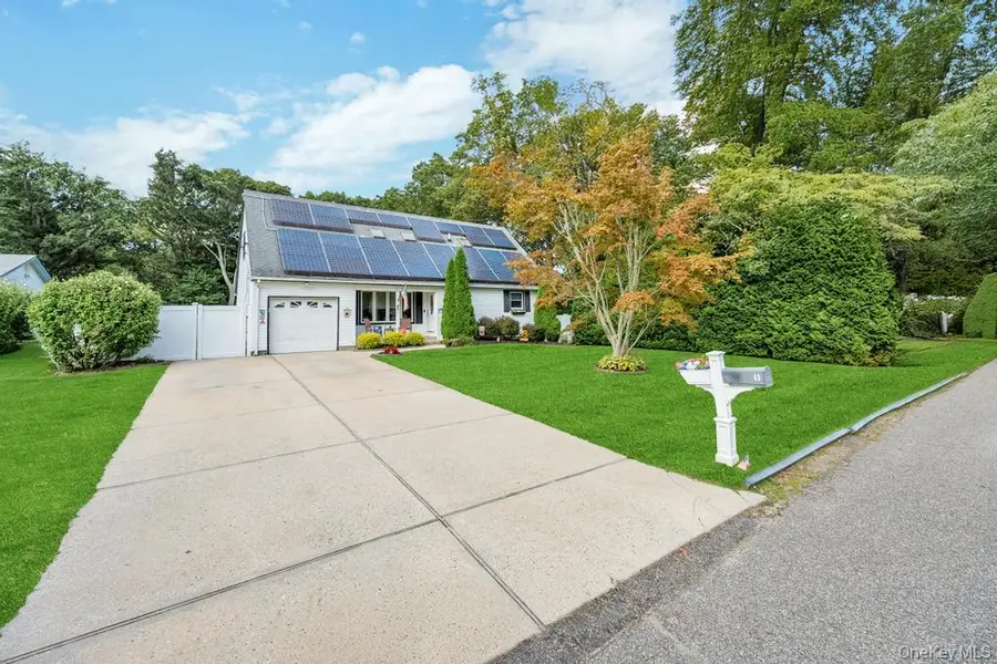 45 Floradora Drive, Mastic, NY 11950 - #2