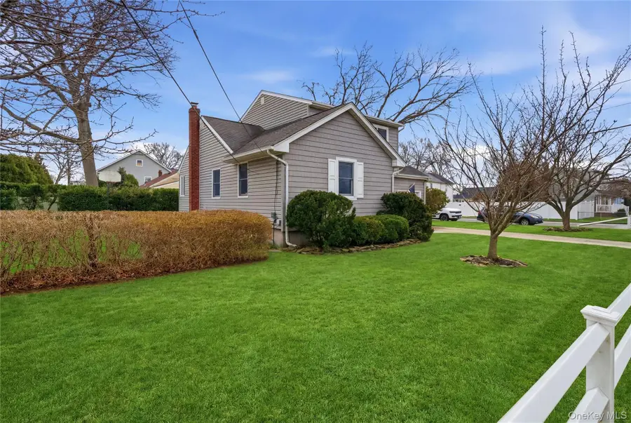 219 E John Street, Lindenhurst, NY 11757 - #3