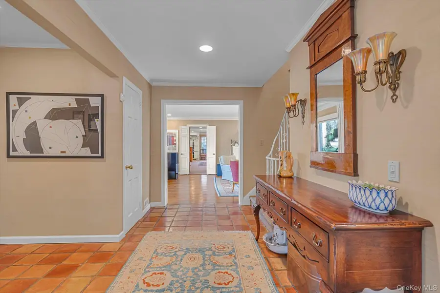 2 Chester Drive, Great Neck, NY 11021 - #3