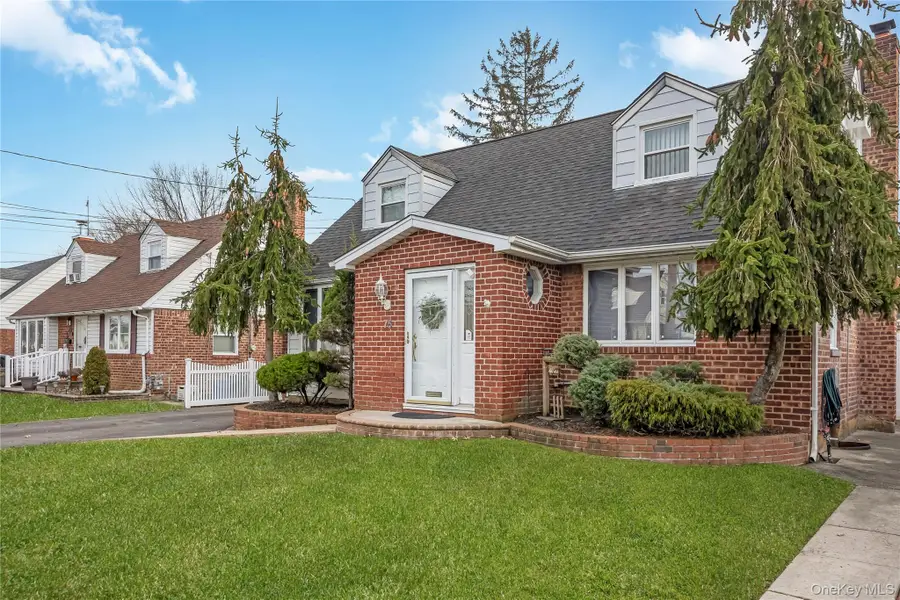 75 N Sloan Drive N, Valley Stream, NY 11580 - #2