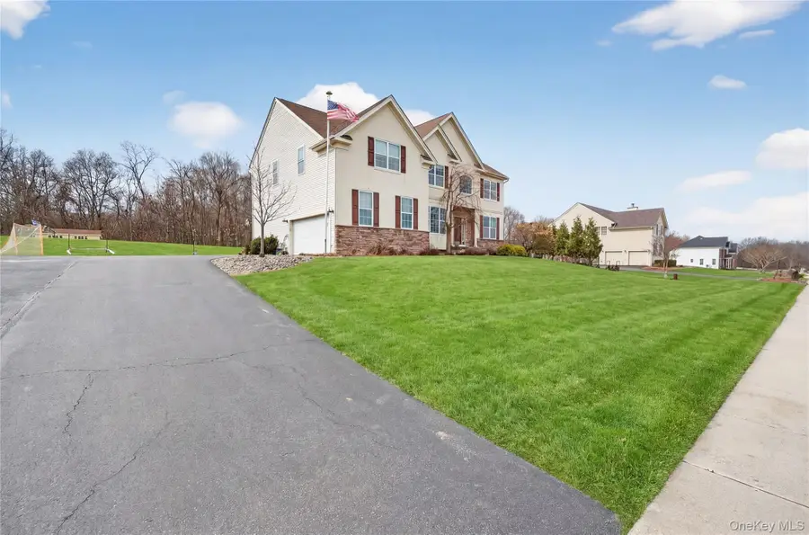 75 Luthien Forest Road, Rock Tavern, NY 12575 - #2