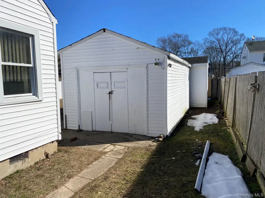 9 Beechwood Drive, Shirley, NY 11967 - #3