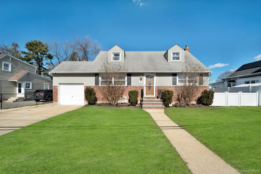 54 Cypress Avenue, Bethpage, NY 11714 - #3