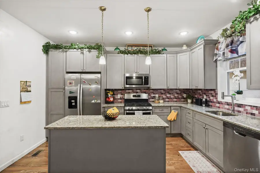 28 Magnolia Park, Middletown, NY 10940 - #3