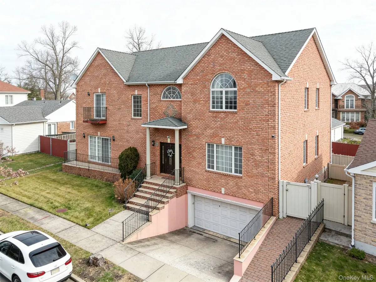 66-19 Commonwealth Boulevard, Little Neck, NY 11362 - #1