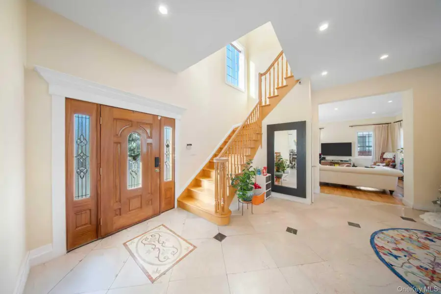 66-19 Commonwealth Boulevard, Little Neck, NY 11362 - #2