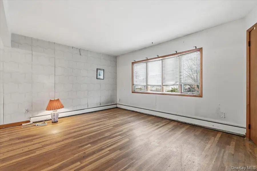 158 Burns Avenue, Hicksville, NY 11801 - #3