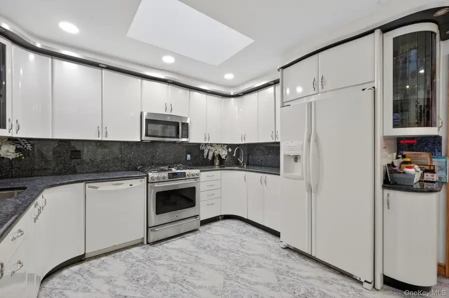 64-33 Alderton Street, Rego Park, NY 11374 - #3