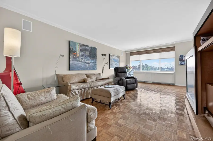 100 Hilton Avenue #601, Garden City, NY 11530 - #2